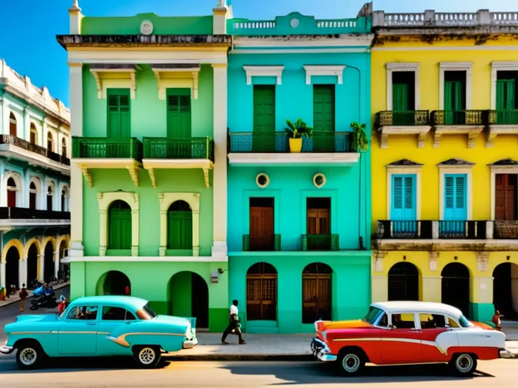 Alojamientos para inmersión cultural en La Habana: coloridas casas coloniales, vecinos en la calle y luz dorada